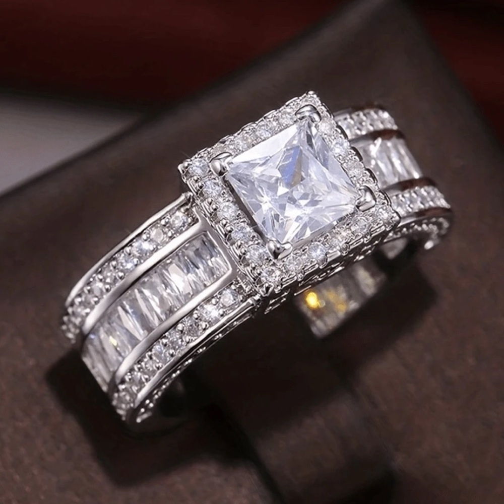 DENKAYS PRINCESS CUT RING - Picture 9 of 16